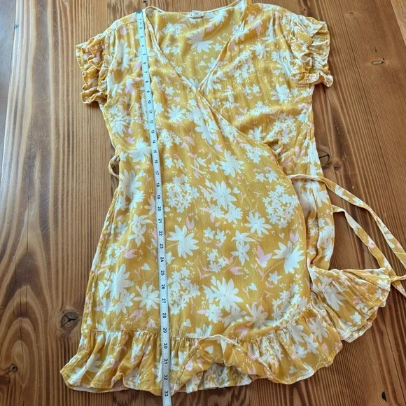 Billabong Wrap and Roll Floral Dress in Bright Gold - Picture 11 of 11